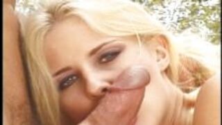 Miodowa blondzia