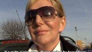 Dobra blond milfa 