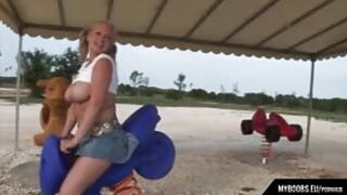 Cycata i krągła laska na motorze
