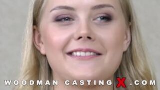 Seksowna Emily na seks kastingu