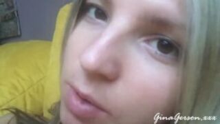 Nagie ciałko młodej gwiazdy porno