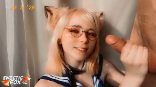Sweetie Fox obciąga sąsiadowi kutasa i wytrysk w usta