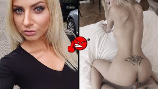 Seksowna laska rozbiera się przed facetem