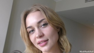 Analny numerek z gorącą blondyną