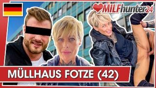 Szalona suczka chce się ruchać