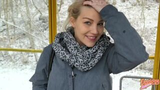 Poderwał i wyruchał blondynę w plenerze