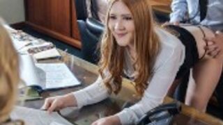Z cudowną blondynką i lisicą w trójkącie