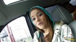 Tori Black zarzuca dupką na wielkiej murzyńskiej pałce