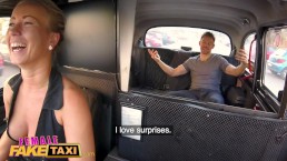 Seks w taksówce z cycatą panią